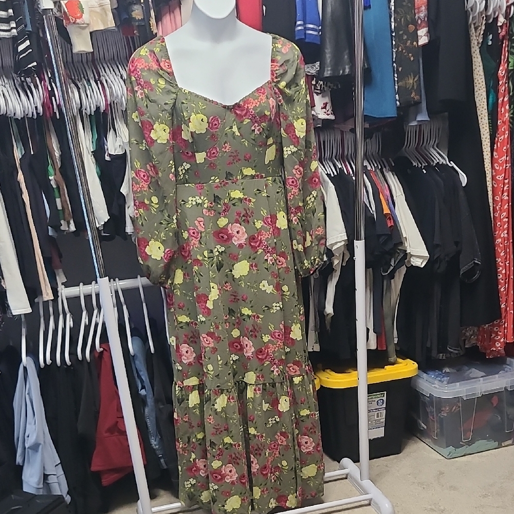 Bar III Green Floral Long Sleeve Dress
